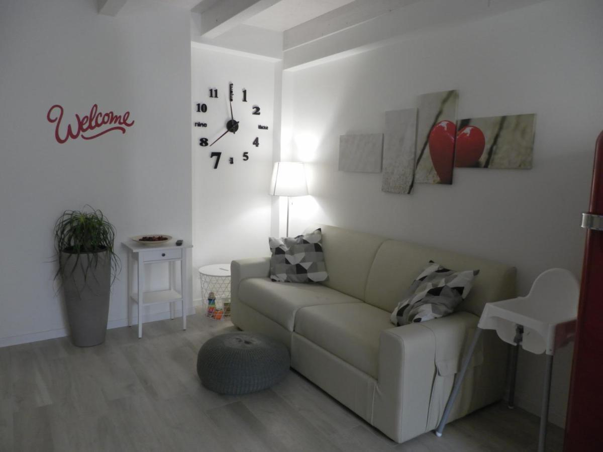 Apartamento La Casa Di Virginia Arco Exterior foto